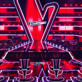 Blick in das Studio von The Voice of Germany mit den vier Stühlen von Mark, Peter, Stefanie und Rea